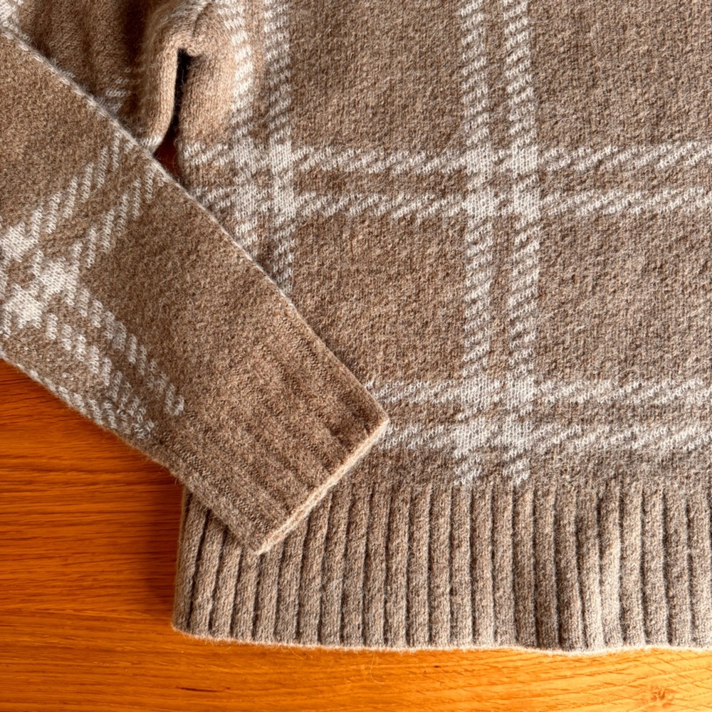 Everlane Beige Plaid Crewneck Sweater with White Windowpane - Picture 7 of 13